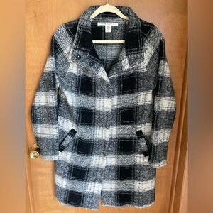 Max Studio 
Black/Gray Plaid Coat 
Size M